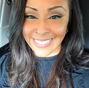 Meet your Posher, Alyse